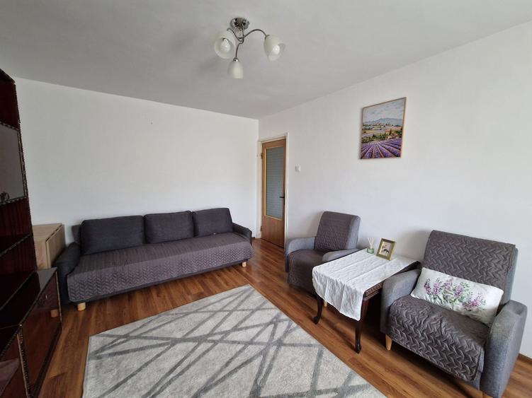 Apartament cu 2 camere decomandat în Runcu
