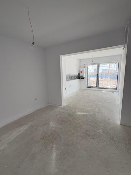 Apartament cu 2 camere decomandat în Olteniței