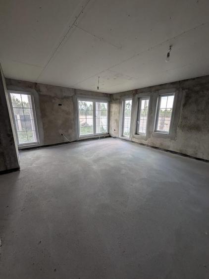 Casă cu 4 camere cu Teren 170 Mp în Central