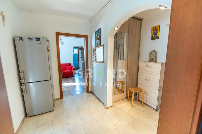 Apartament cu 3 camere semidecomandat, mobilat în Mănăștur