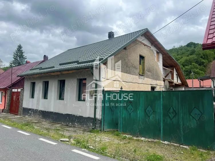 Casă cu 5 camere în Central