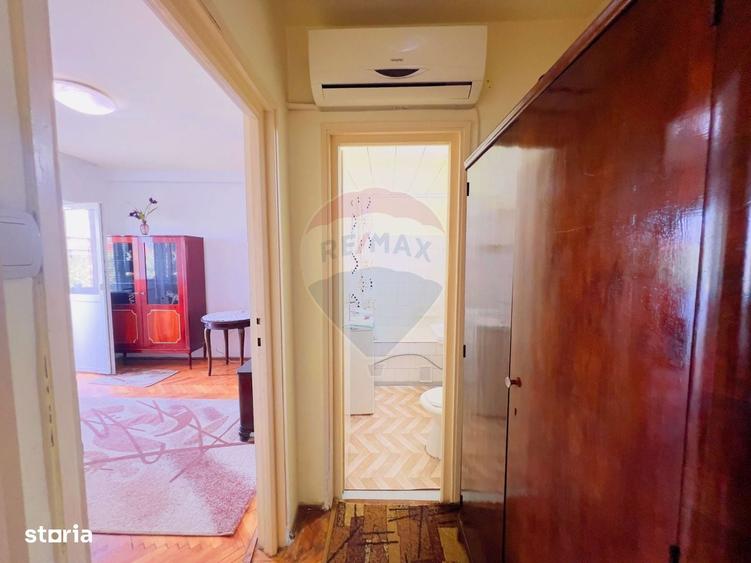 Apartament cu 3 camere semidecomandat în Central