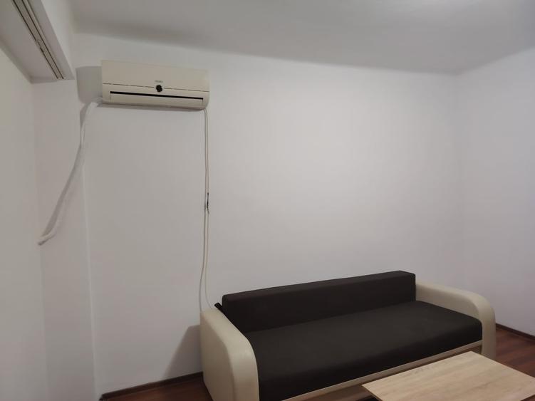 Apartament semidecomandat în Magheru