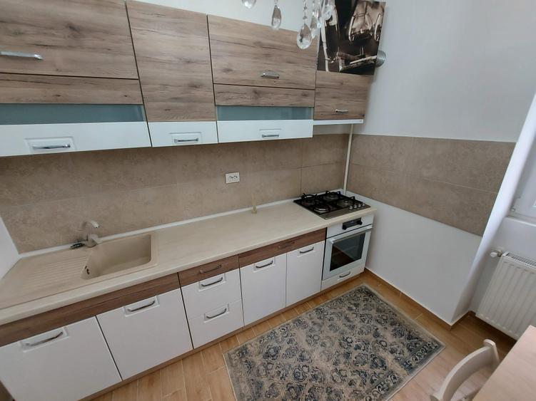 Apartament cu 2 camere decomandat în Păcii