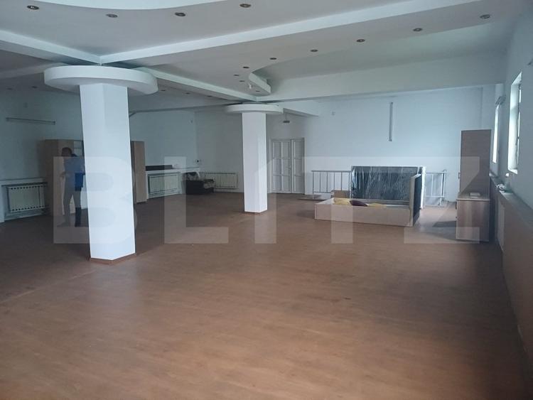 Spațiu comercial, de 150 mp, în Sud