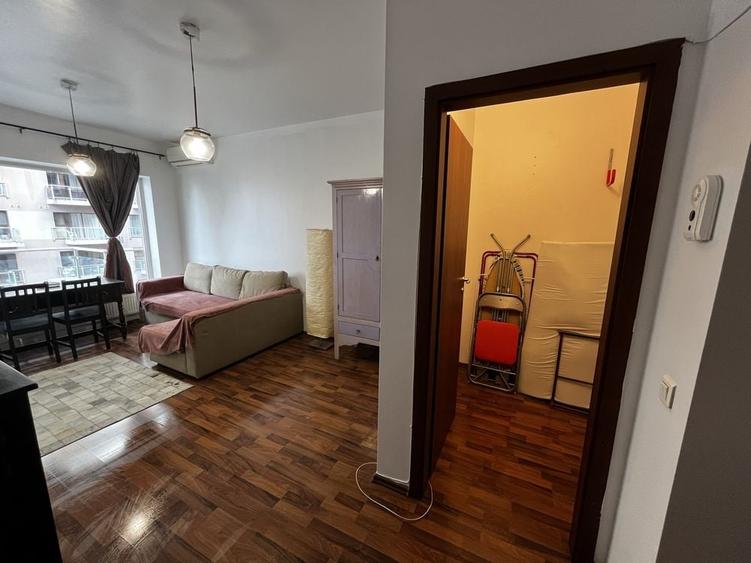 Garsonieră semidecomandată în Titan
