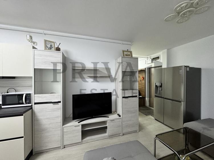 Apartament cu 3 camere semidecomandat, mobilat în Torontalului