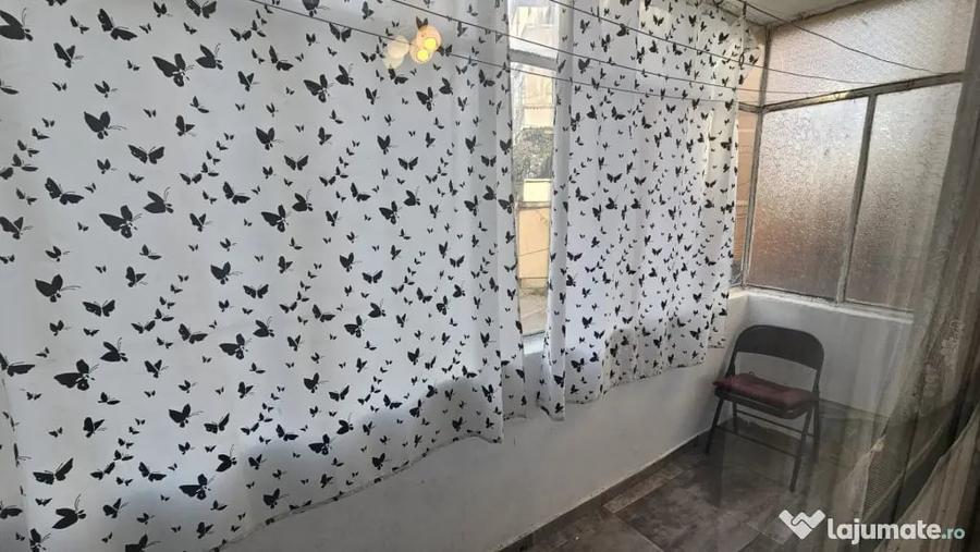 Apartament cu 3 camere decomandat în Complex Studențesc