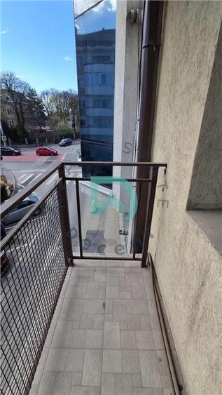 Apartament cu 3 camere decomandat în Sub Arini