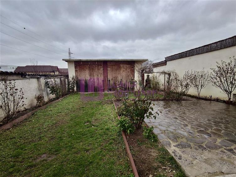 Casă individuală cu 7 camere cu Teren 1500 Mp în Turnișor