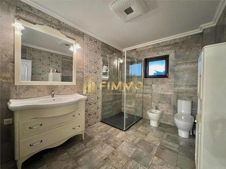 Casă cu 4 camere cu Teren 1400 Mp în Mihoveni