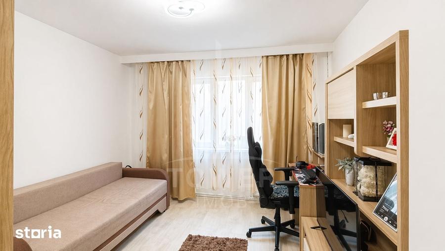 Apartament cu 3 camere în Vasile Aaron