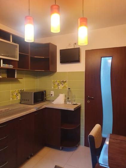 Apartament cu 3 camere decomandat în Metalurgie