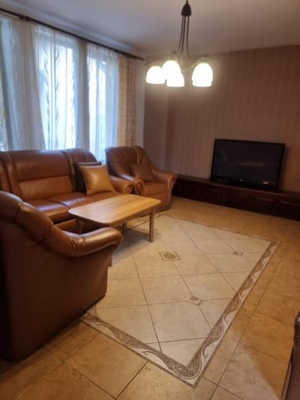 Casă individuală cu 5 camere cu Canalizare în Periferie