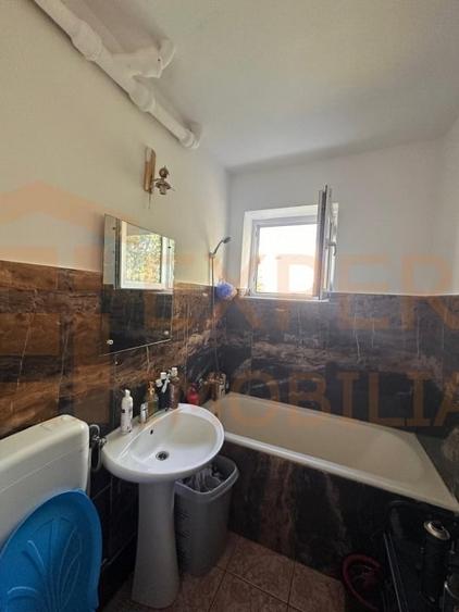 Apartament cu 2 camere semidecomandat, mobilat în City Park Mall