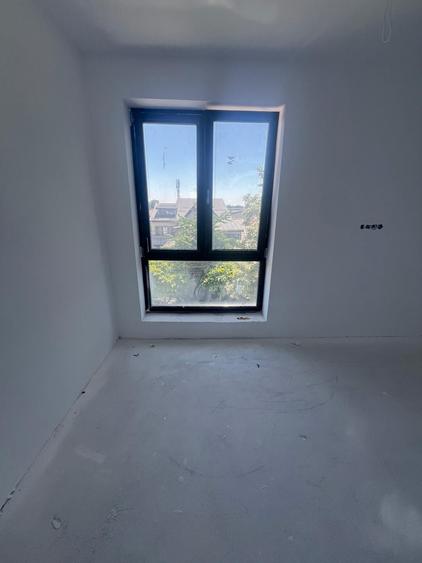 Apartament cu 3 camere decomandat în Chitila