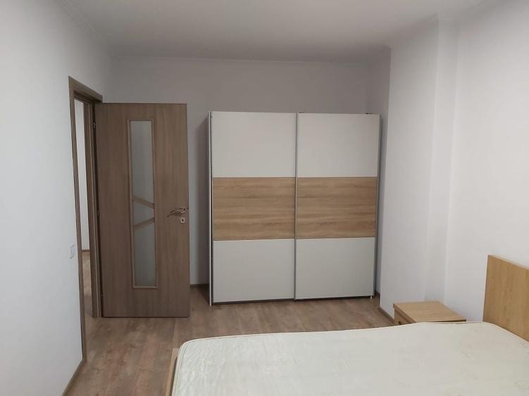 Apartament cu 3 camere decomandat în Florești