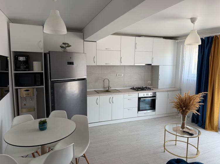 Apartament cu 2 camere semidecomandat în Berceni