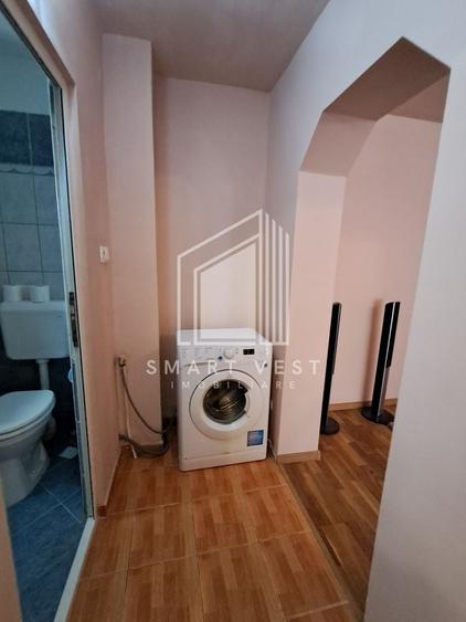Apartament cu 3 camere semidecomandat, mobilat în Micro 16