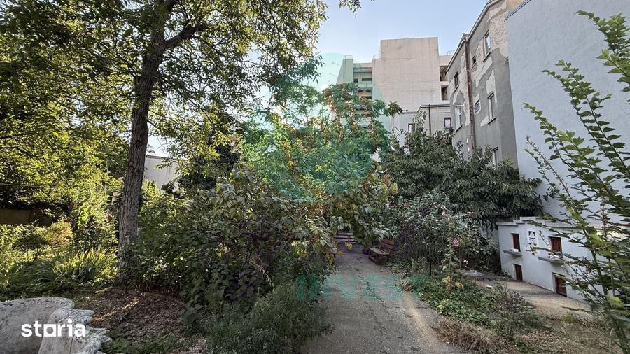Casă cu 6 camere cu Teren 1013 Mp în Moșilor