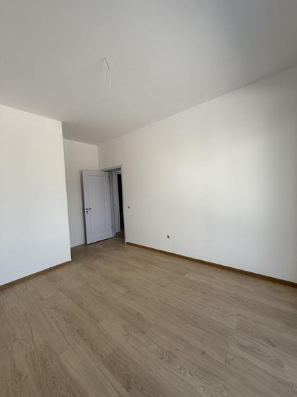 Apartament cu 3 camere decomandat în Theodor Pallady