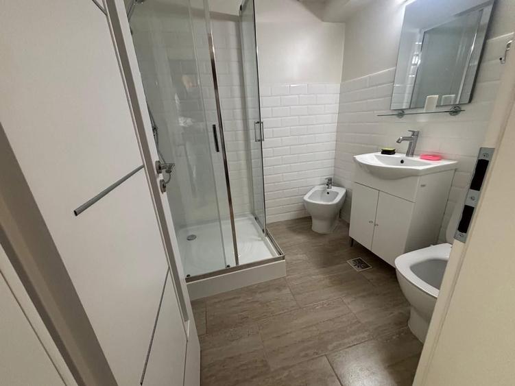 Apartament cu 3 camere în Centru Civic