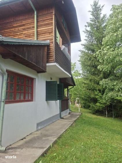 Casă cu 4 camere în Moara