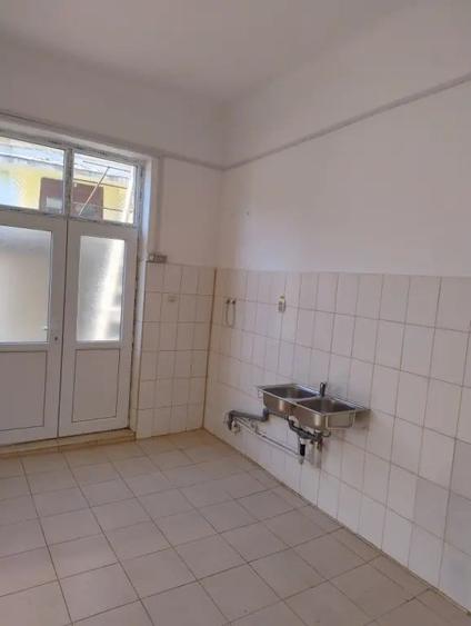 Spațiu comercial, de 40 mp, în Central