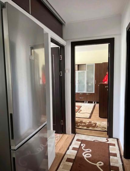 Apartament cu 2 camere semidecomandat în Km 4-5