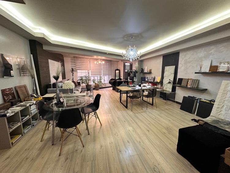 Apartament cu 3 camere semidecomandat în Herăstrău