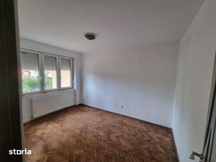 Apartament cu 2 camere decomandat în Botizului