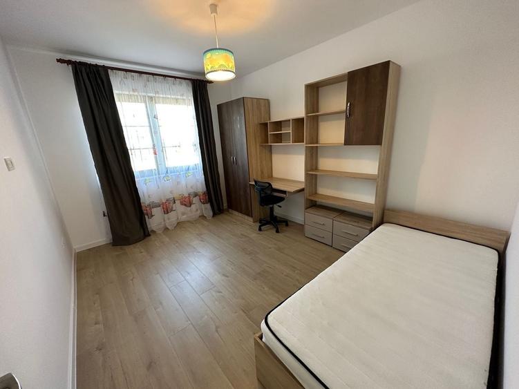 Duplex cu 5 camere cu Canalizare în Aradului