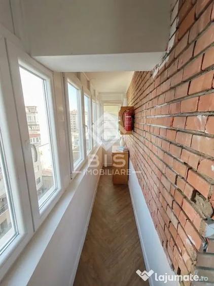Apartament cu 4 camere decomandat în Central