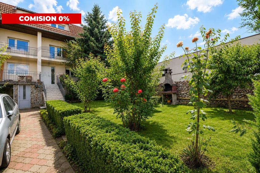 Duplex cu 10 camere cu Canalizare în Zorilor