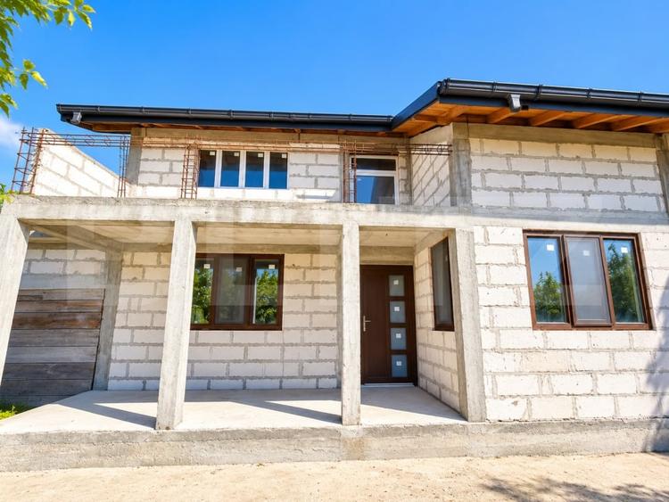 Duplex cu 4 camere cu Garaj în Prisăcani