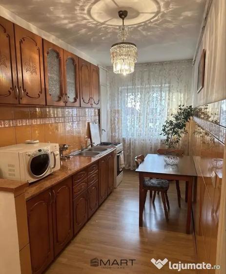 Apartament cu 3 camere decomandat în Vasile Aaron