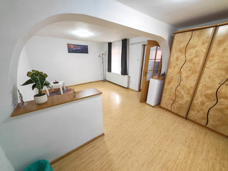 Duplex cu 2 camere cu Canalizare în Barbu Văcărescu