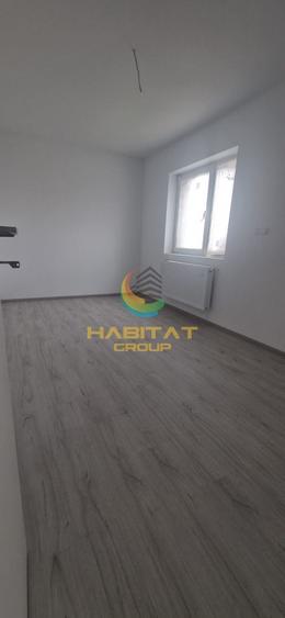 Apartament cu 3 camere semidecomandat în Berceni