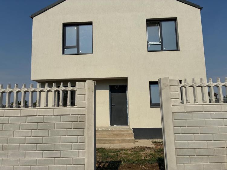 Casa P+1- zona verde si linistita, in apropierea stadionului, parcului, scolii si gradinitei - 1