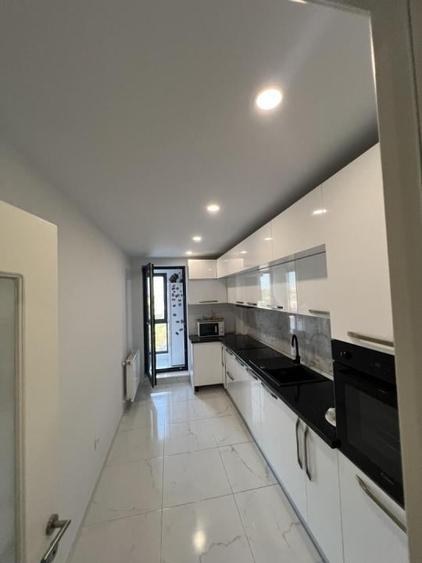 Apartament cu 2 camere decomandat, mobilat în Carrefour