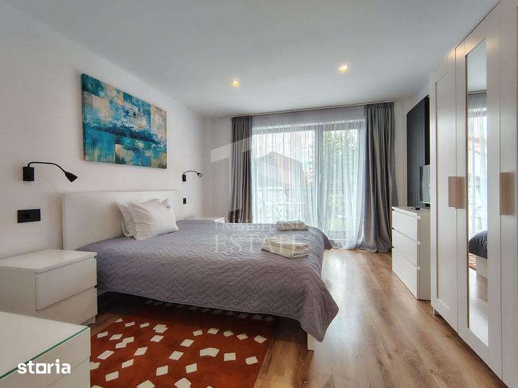 Apartament cu 3 camere decomandat în Piața