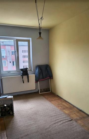 Apartament cu 2 camere nedecomandat în Govândari