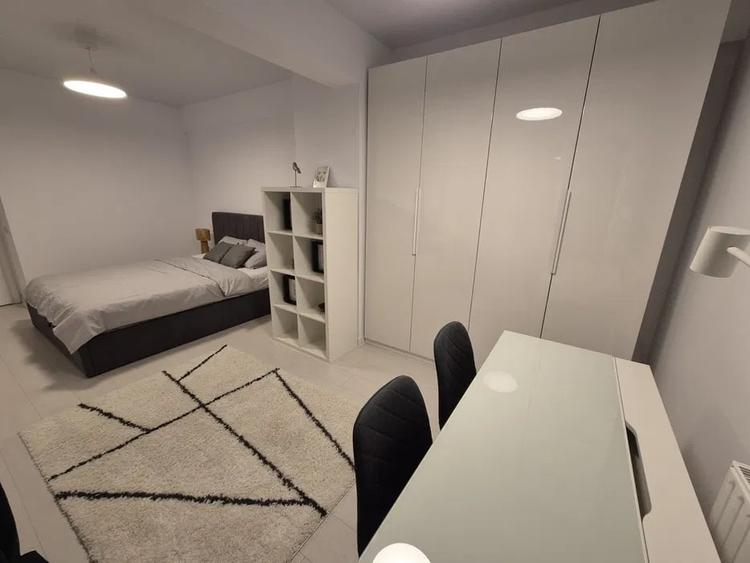 Apartament cu 2 camere decomandat, mobilat în Trafic Greu