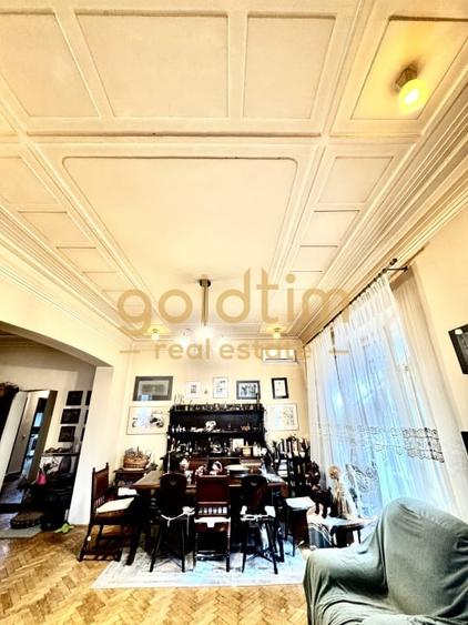 Apartament cu 5 camere decomandat în Armeneasca
