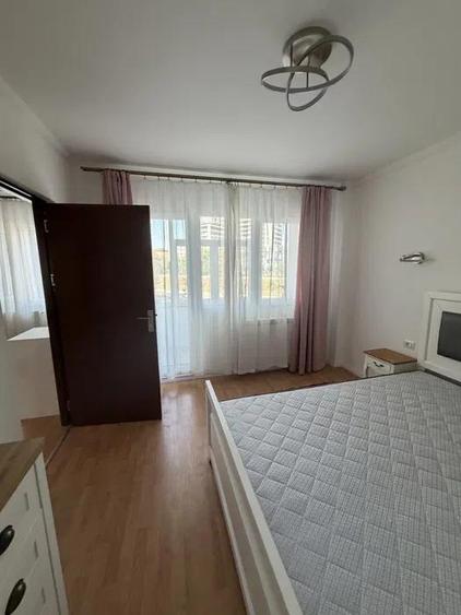 Apartament cu 2 camere nedecomandat, mobilat în Podu Roș