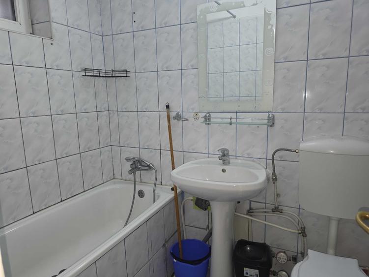 Apartament cu 2 camere semidecomandat în Trivale