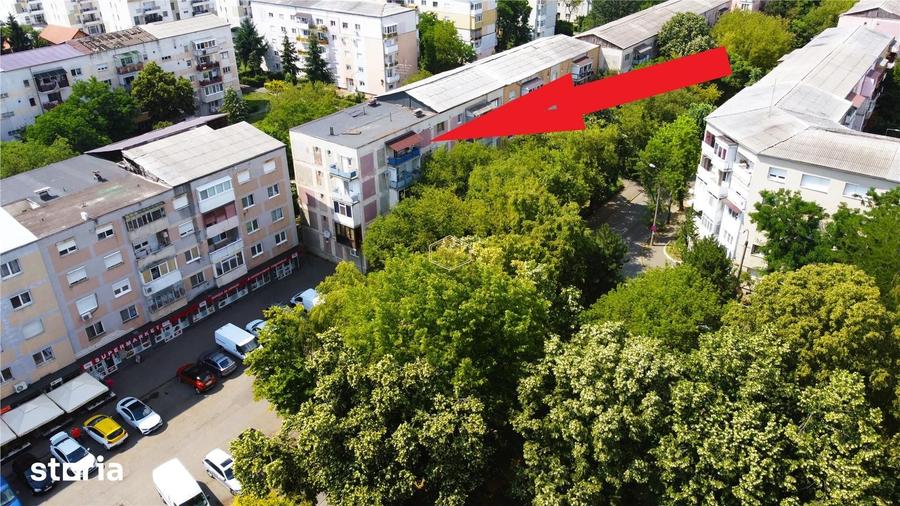 Apartament cu 3 camere semidecomandat în Micro 16
