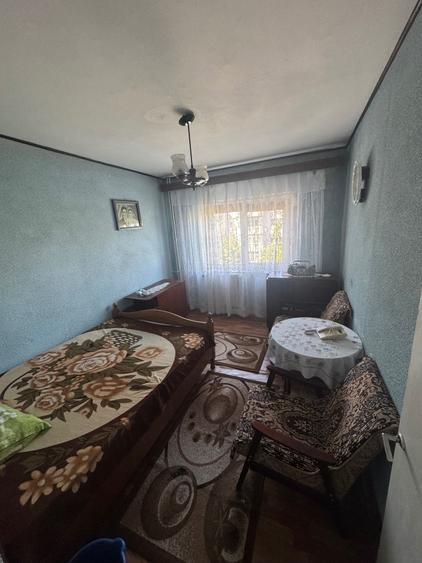 Apartament cu 3 camere decomandat în Exterior Vest