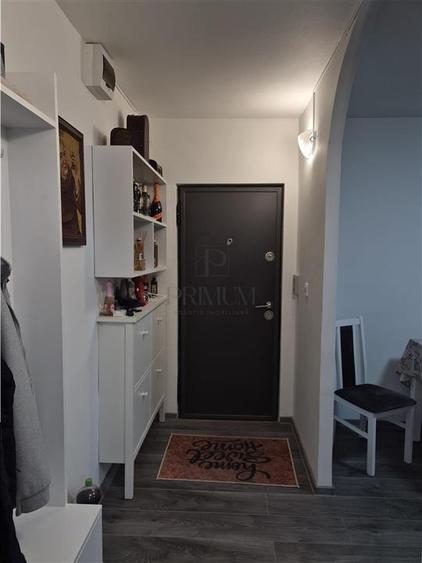 Apartament cu 2 camere semidecomandat, mobilat în Dâmbovița