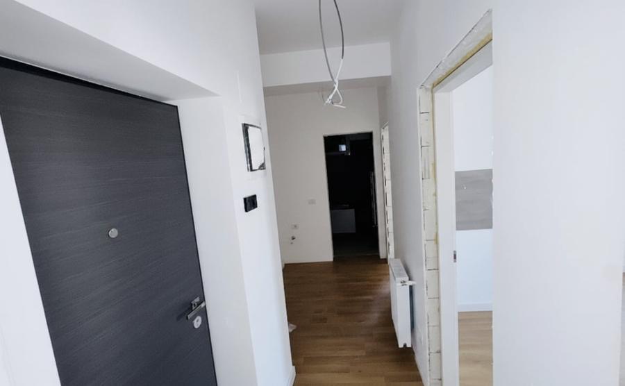 Apartament cu 2 camere decomandat în Romanești